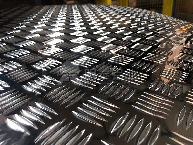 5754花紋鋁板_五條筋防滑鋁板_支持特殊規格定做